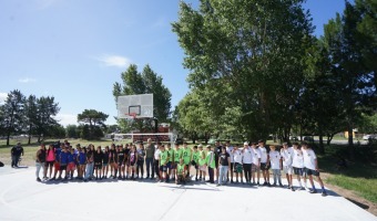 SE INAUGUR UN NUEVO PLAYN DEPORTIVO EN EL CENTRO COMUNITARIO OESTE